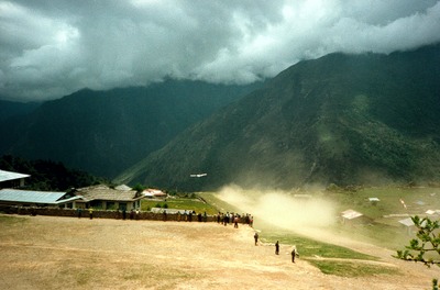 Lukla Flugzeug Abflug